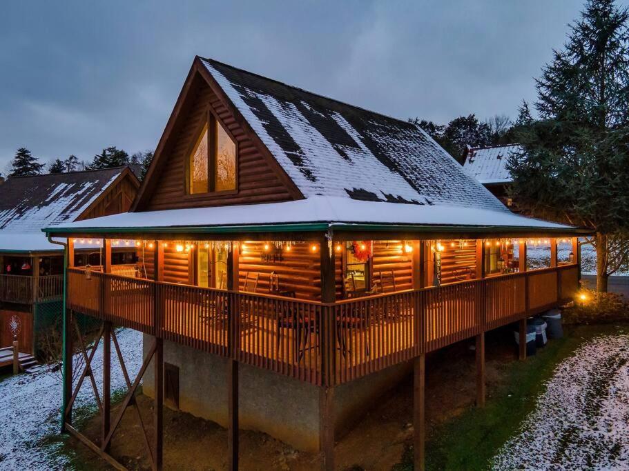 Cabin With New Hot Tub, Near Dollywood .2Bd.2Ba.Sleeps6.Bbq Севьервилл Экстерьер фото